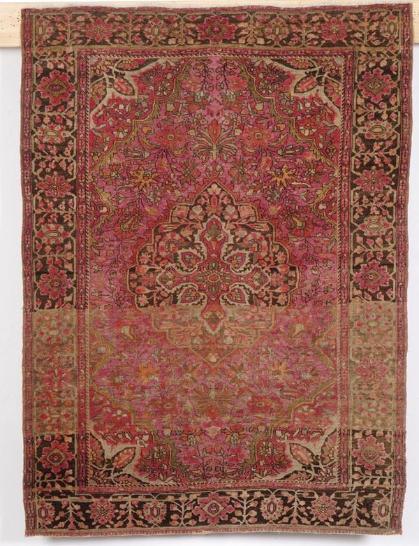 Lotto di due tappeti un Sarouk Persia inizio XX secolo, l’altro Kirman Persia inizio XX secolo