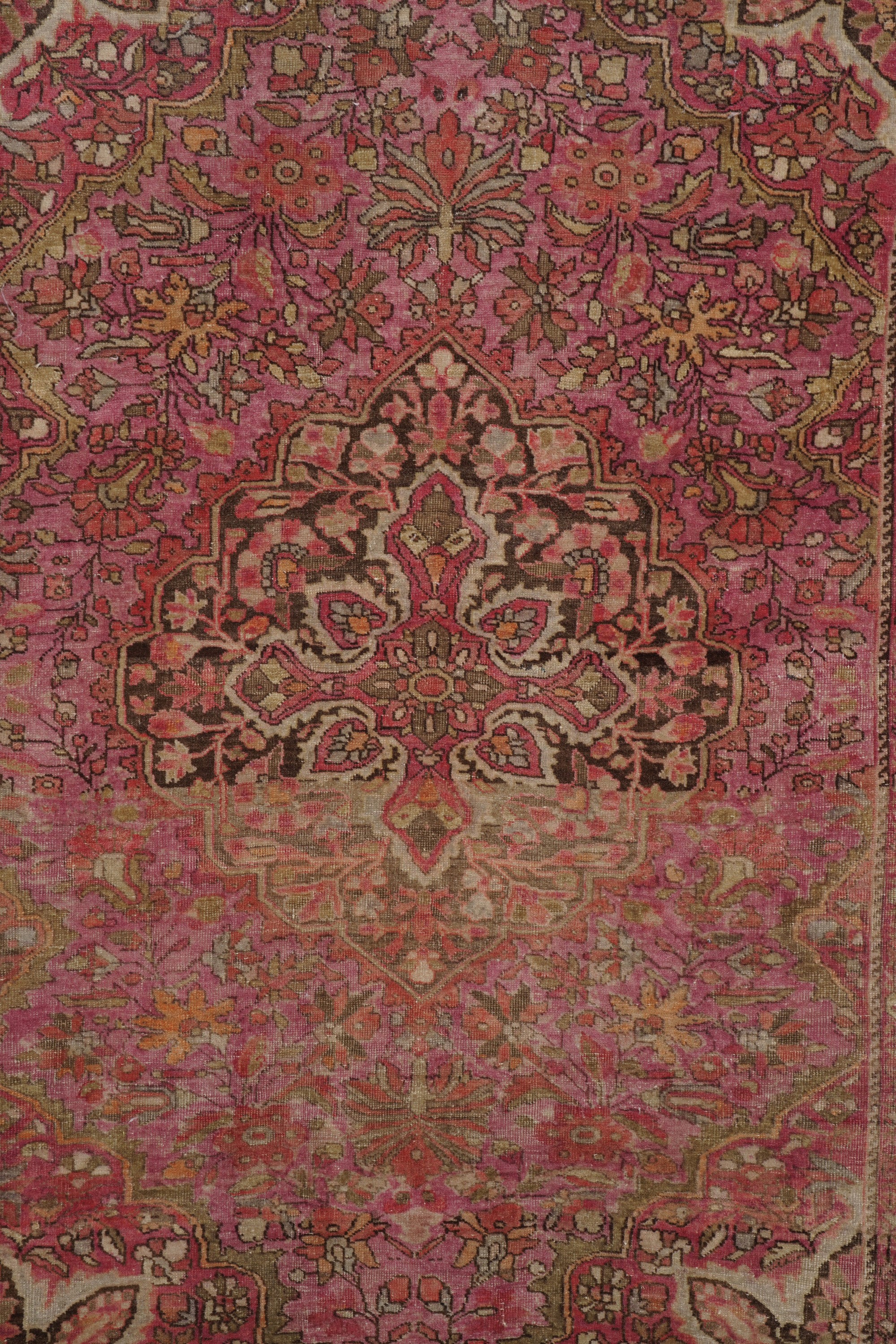 Lotto di Due Tappeti un Sarouk Persia Inizio XX Secolo, L’altro Kirman Persia Inizio XX Secolo
