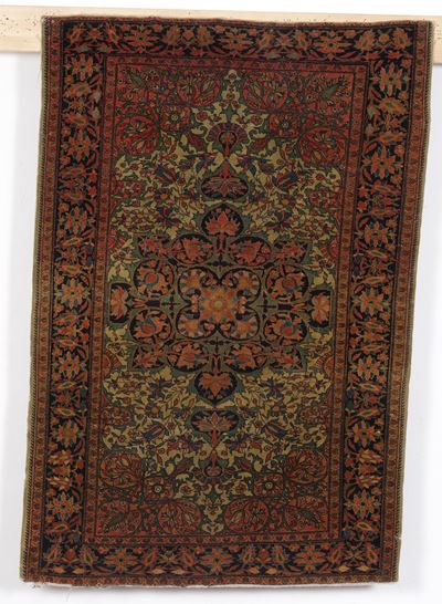 Lotto di Due Tappeti Sarouk Persia Fine XIX Inizio XX Secolo