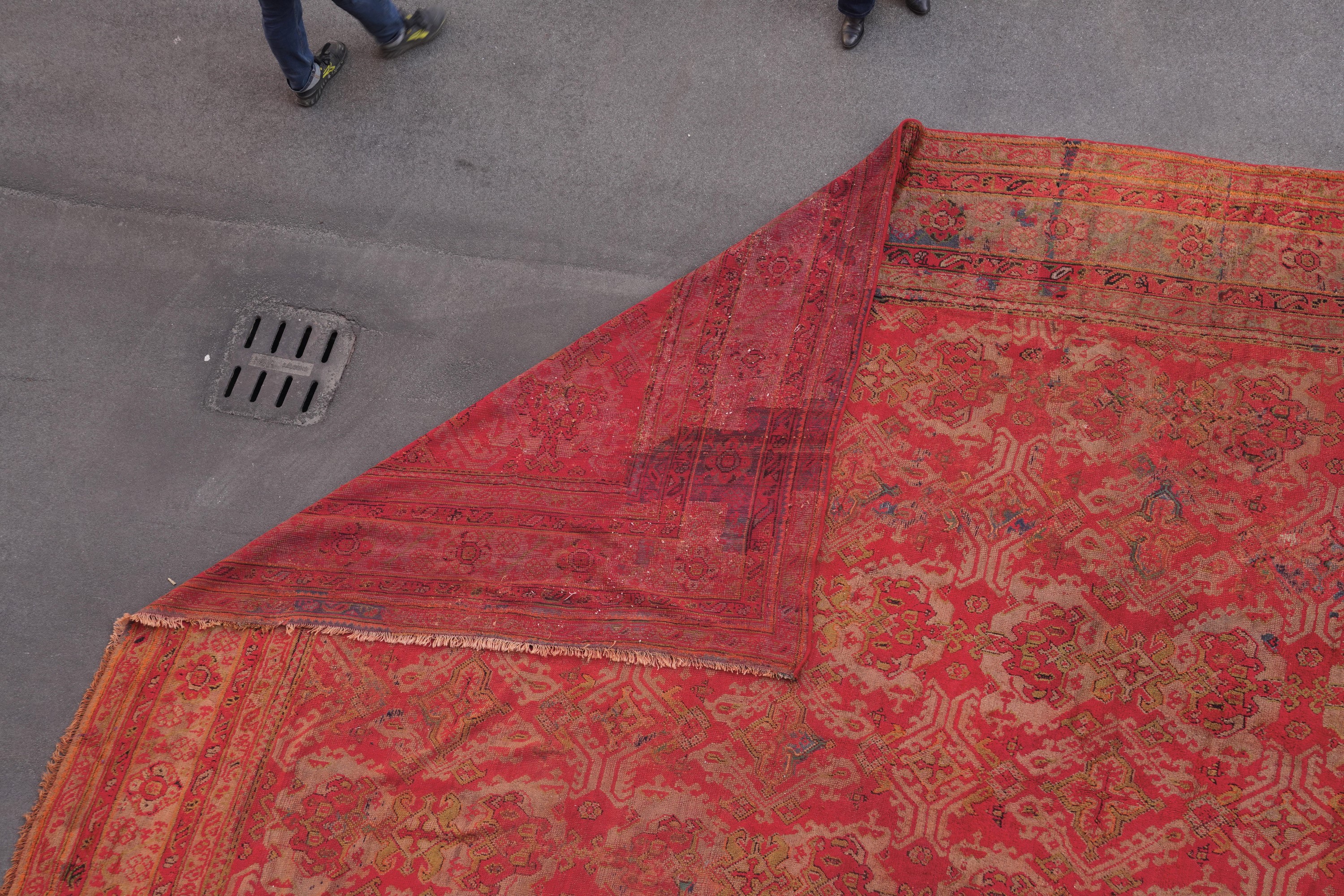 Tappeto Ushak, Anatolia, seconda metà XIX secolo, dimensioni 780x580 cm