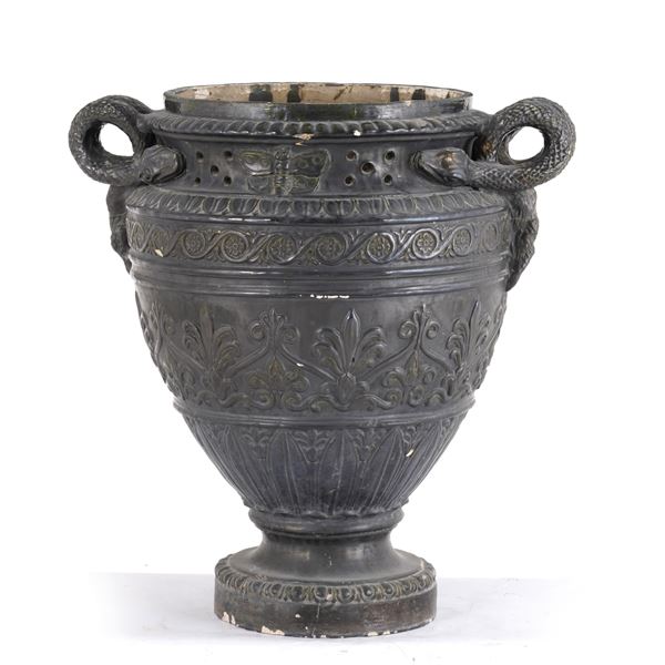 Grande vaso bruciaprofumi in terracotta maiolicata. Fine XIX-XX secolo