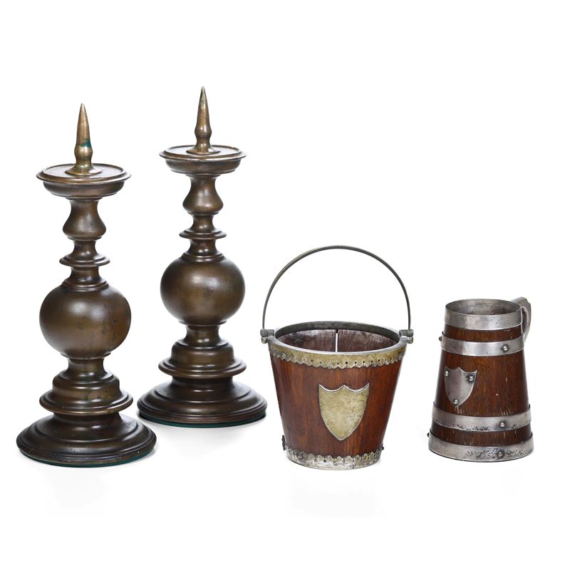 Lotto composto da due torcere in legno e metallo, un secchio e un boccale  - Auction Antiques - Cambi Casa d'Aste