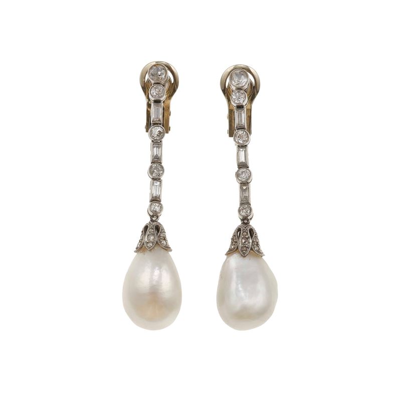 Pair of natural saltwater pearl and diamond earrings. Gemmological Report R.A.G. Torino n. C25001mn  - Auction Fine Jewellery - Cambi Casa d'Aste