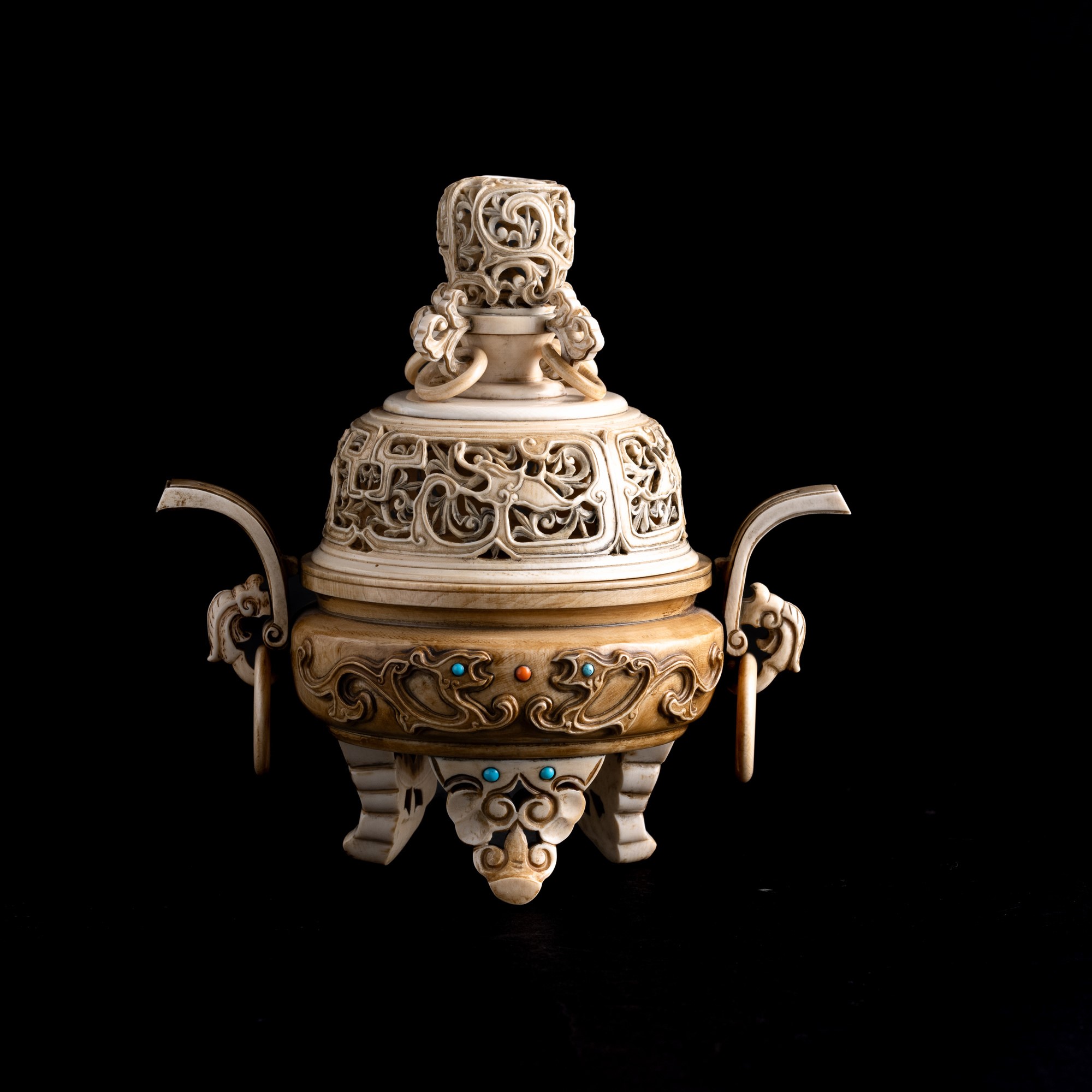 Incensiere in Avorio Traforato con Inserti di Pietre Dure, Cina, XIX Secolo