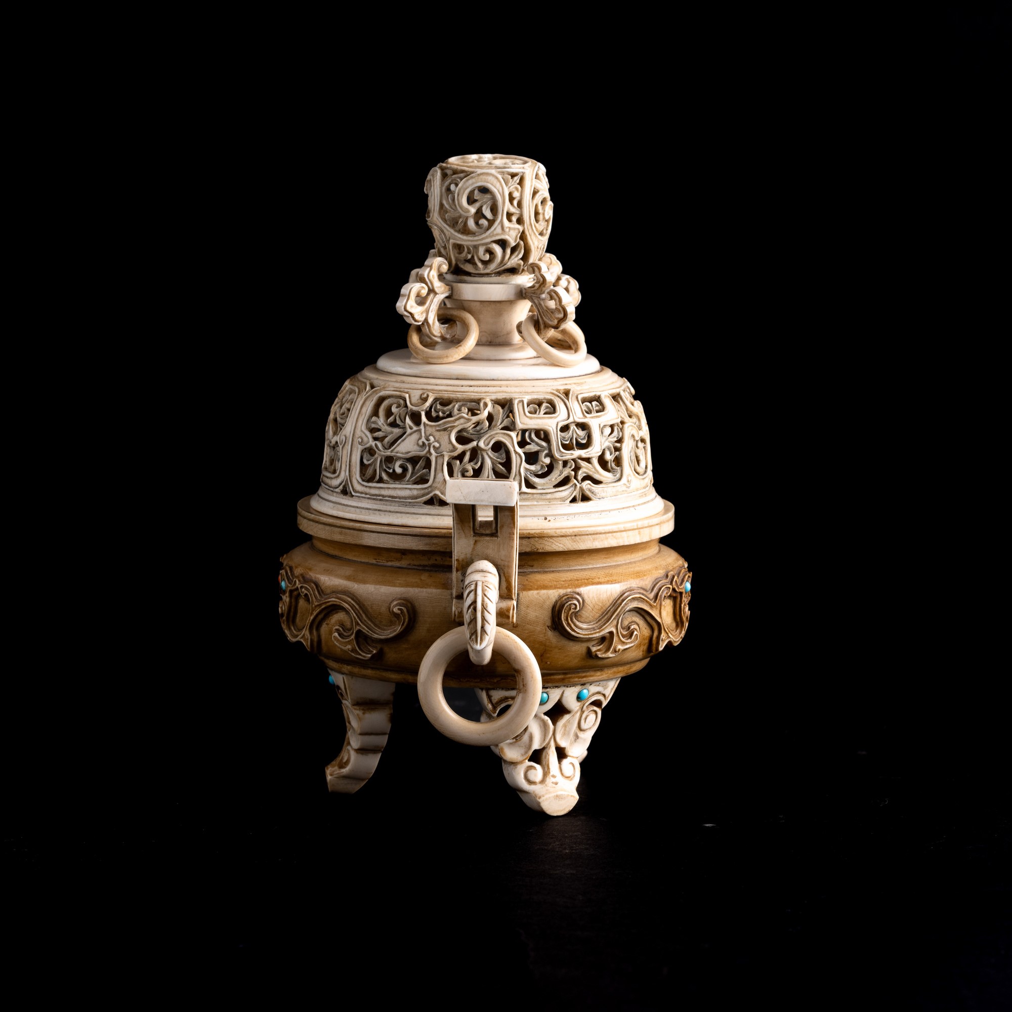 Incensiere in Avorio Traforato con Inserti di Pietre Dure, Cina, XIX Secolo