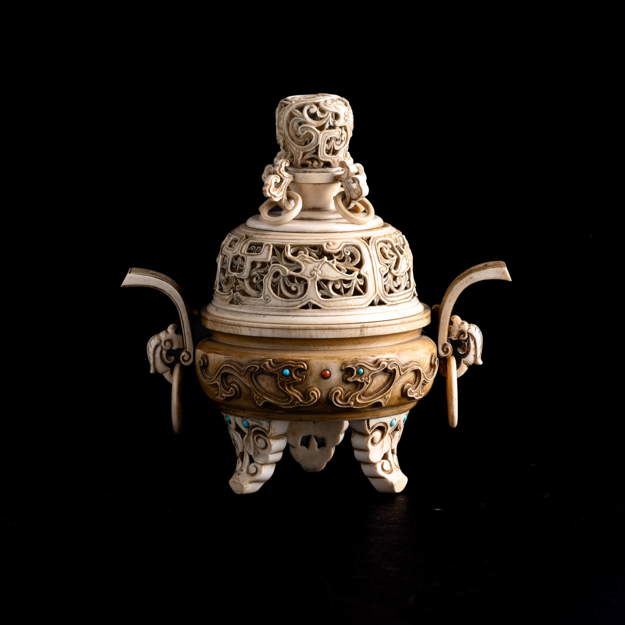 Incensiere in Avorio Traforato con Inserti di Pietre Dure, Cina, XIX Secolo