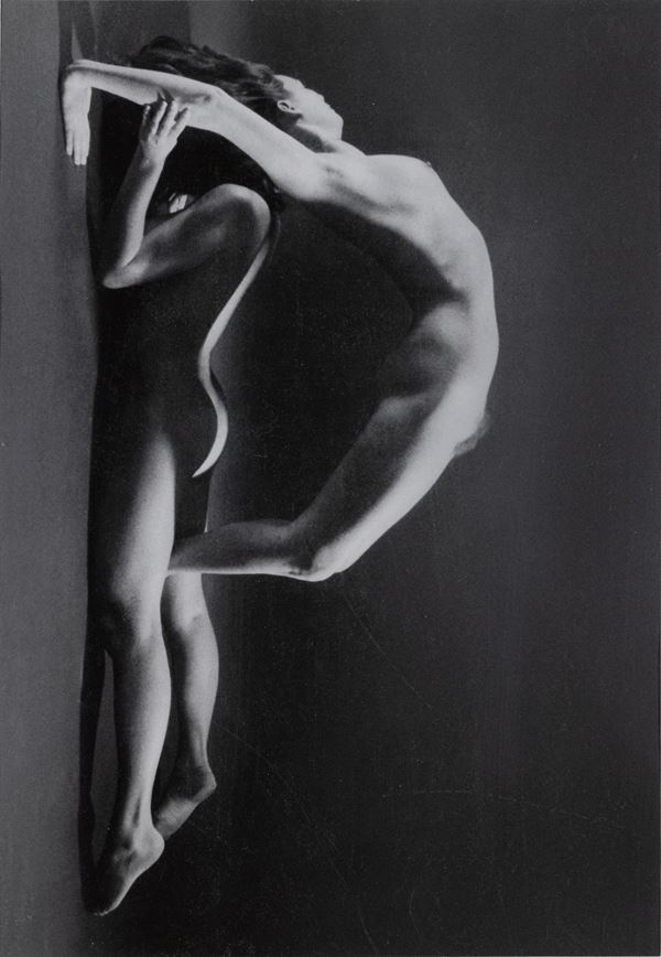 Lettera P, dalla serie "Alfabeto Umano"