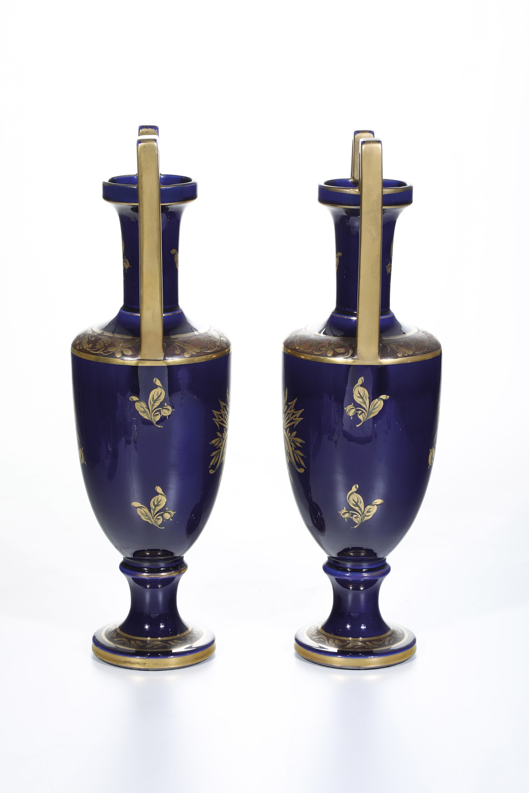 Coppia di Vasi.francia, Tours, Manifattura Jaget e Pinon, 1900-1930 Circa.