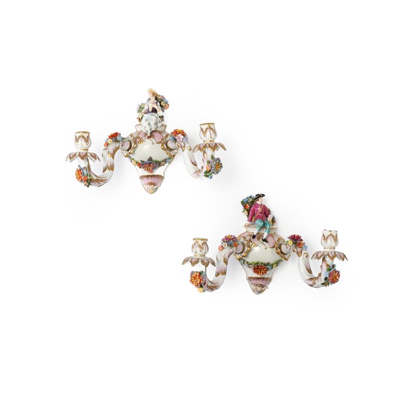Coppia di appliques, XX secolo.  - Auction Majolica, Porcelain and Glassware - Cambi Casa d'Aste