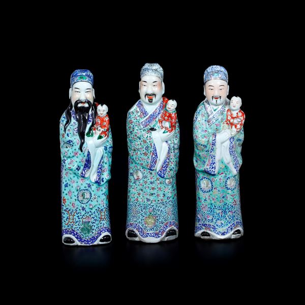 Tre figure raffiguranti Immortali con bambini in porcellana Famiglia Rosa, Cina, Dinastia Qing, XIX secolo