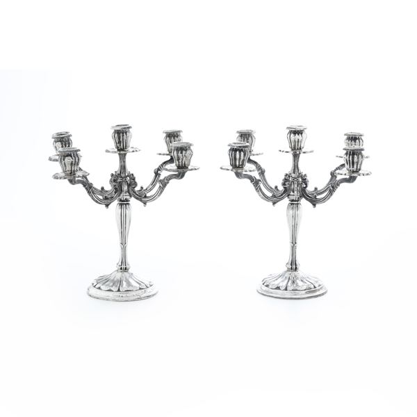 Coppia di candelabri. Argenteria italiana della prima metà del XX secolo
