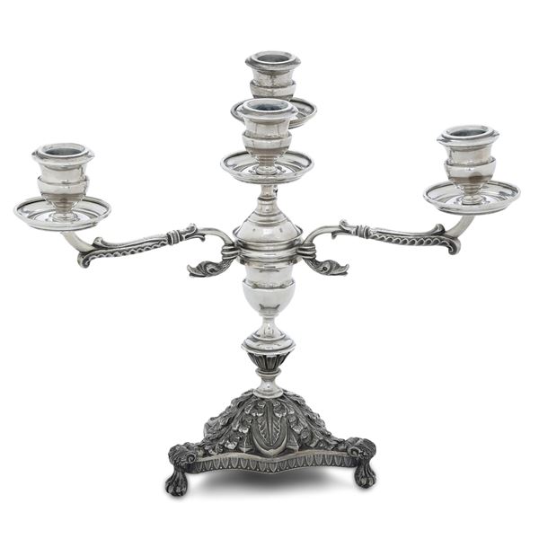 Candelabro. Argenteria italiana del XX secolo (apparentemente privo di punzonatura)