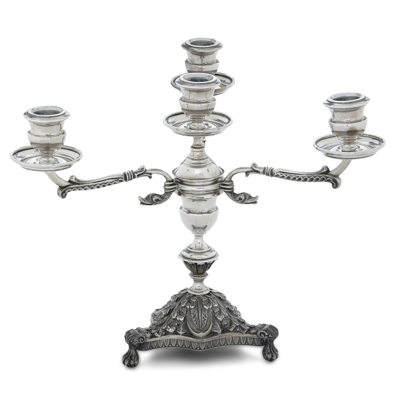 Candelabro. Argenteria italiana del XX secolo (apparentemente privo di punzonatura)  - Asta Argenti - Cambi Casa d'Aste