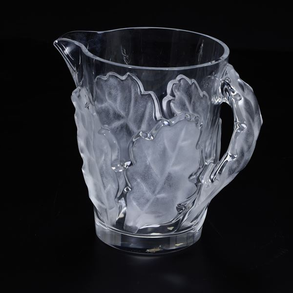 Brocca. Francia, Manifattura Lalique, XX secolo.
