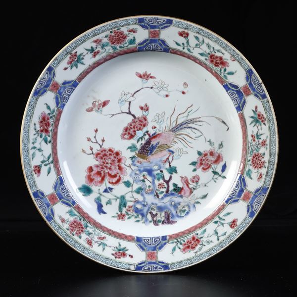 Piatto in porcellana Famiglia Rosa a motivi floreali, Cina, Dinastia Qing, XVIII secolo
