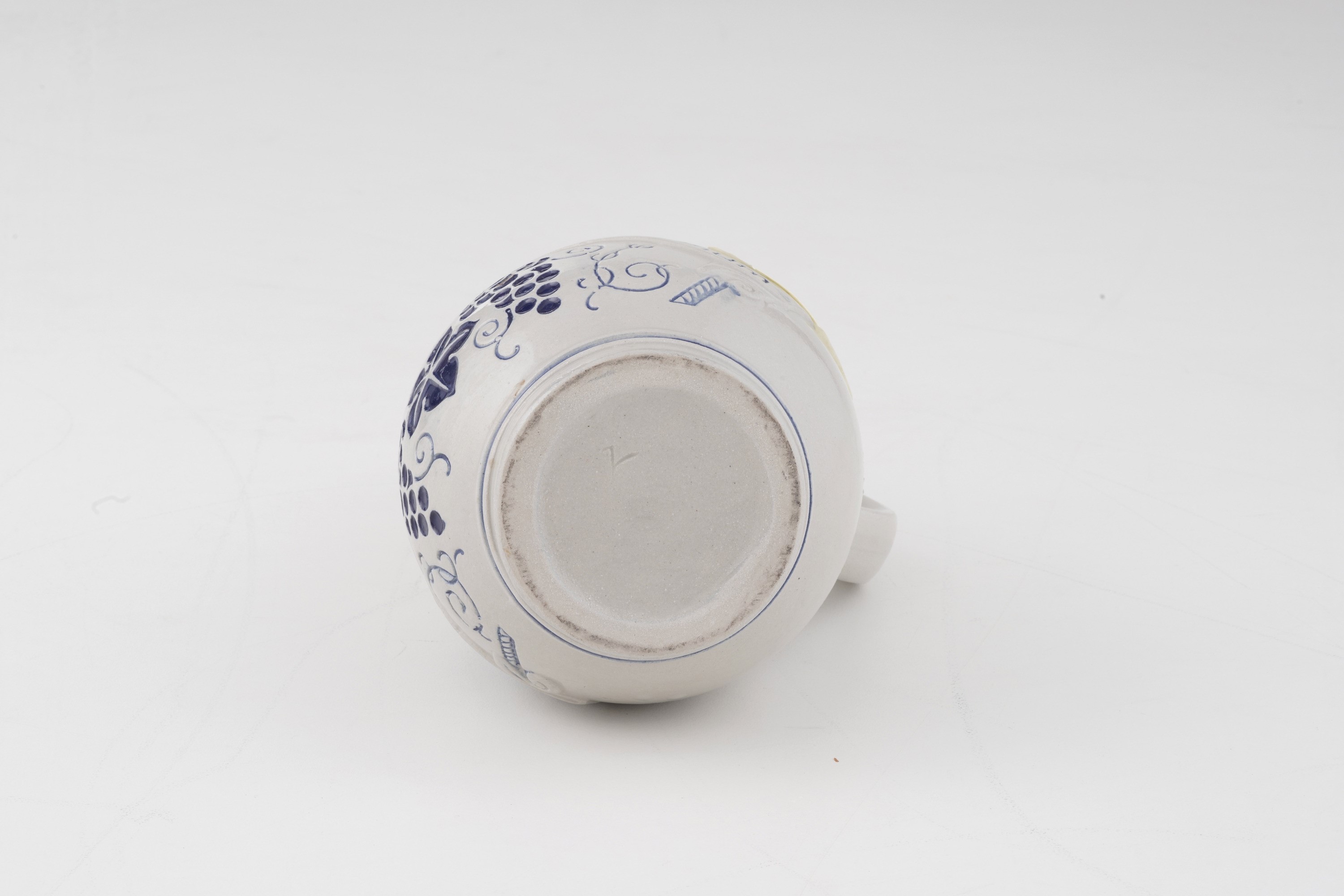 Servizio in Ceramica Composto da una Brocca e Sei Bicchieri