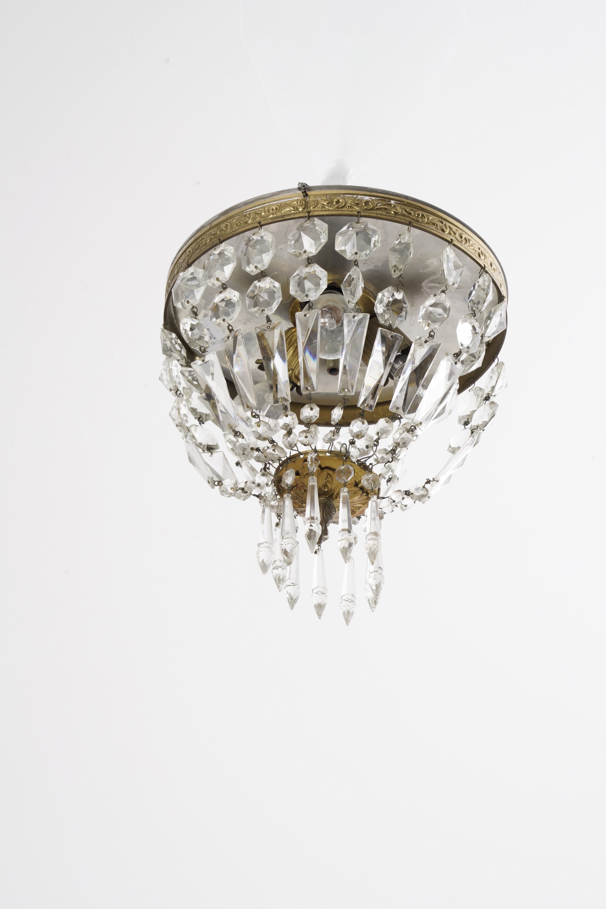 Due Lampadari in Metallo Dorato e Cristalli