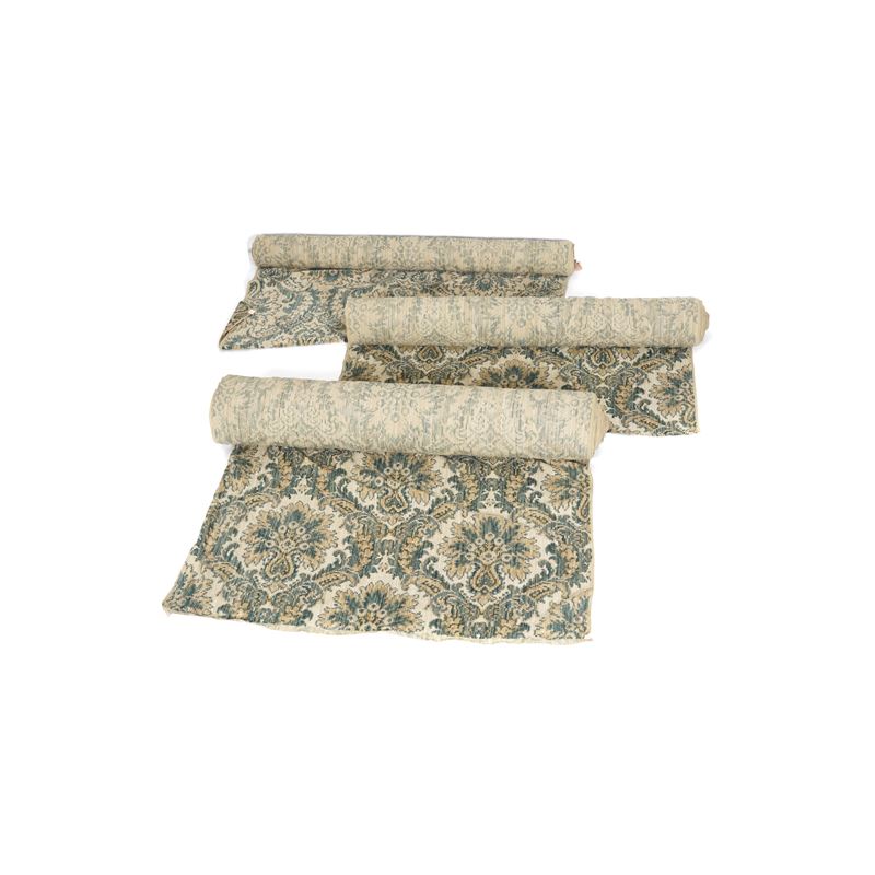 Lotto di tre pezze di varie misure, di velluto intagliato di cotone color verde  - Asta Tappeti antichi dalla collezione di Manlio e Raoul Cabib | Seconda Parte - Cambi Casa d'Aste