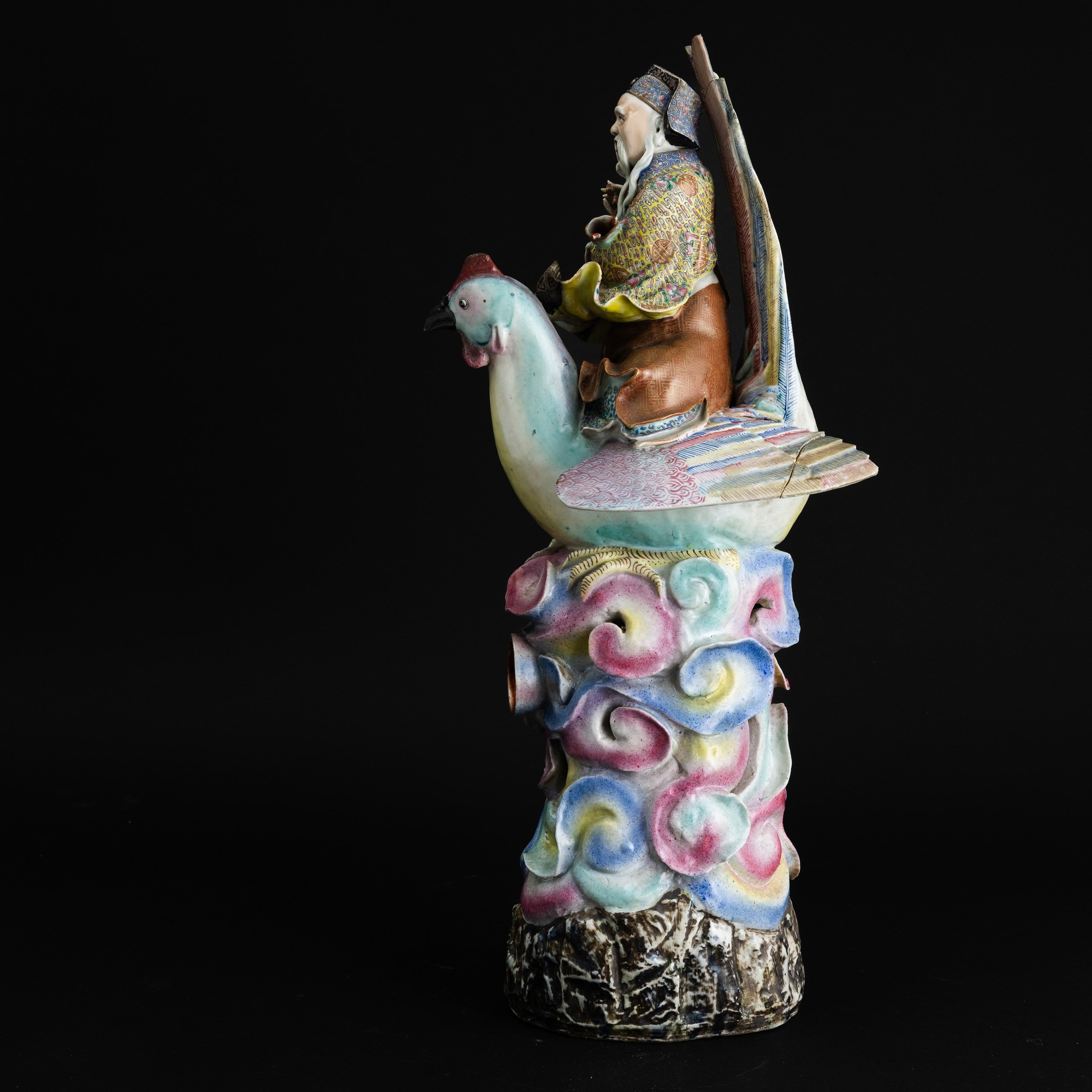 Grande Figura in Porcellana Policroma Raffigurante Saggio a Cavallo di un Gallo, Dinastia Qing, F...