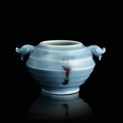 Piccolo Vaso Sagomato in Porcellana Claire De Lune in Stile Jun, Cina, Dinastia Qing, XIX Secolo