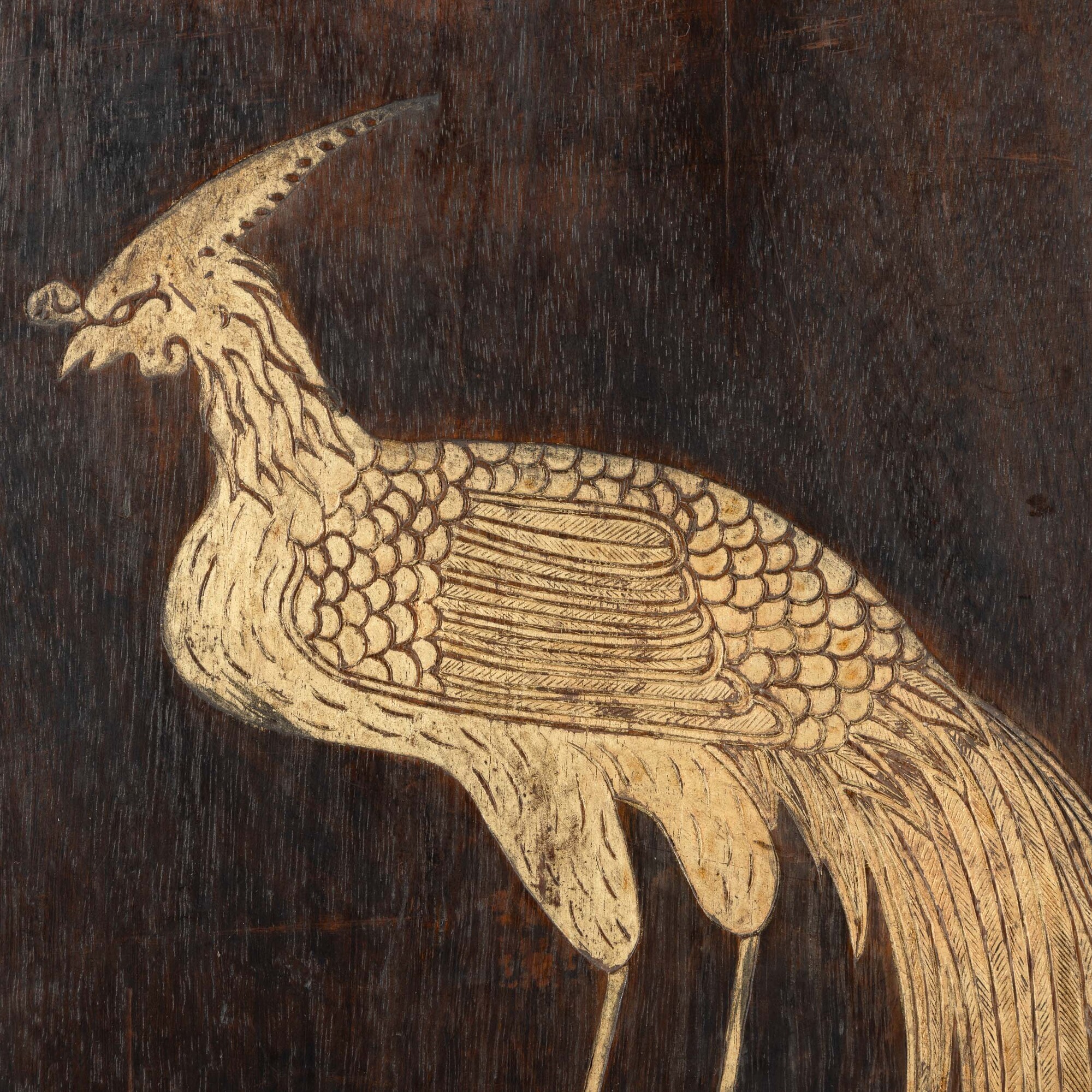Grande Pannello in Legno Homu Raffigurante Scene di Vita Comune e Paesaggio con Iscrizioni a Rili...