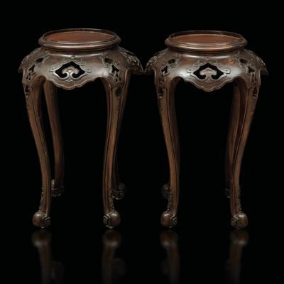 Coppia di Portavasi in Legno di Frutto con Decori Traforati, Cina, Dinastia Qing, XIX Secolo