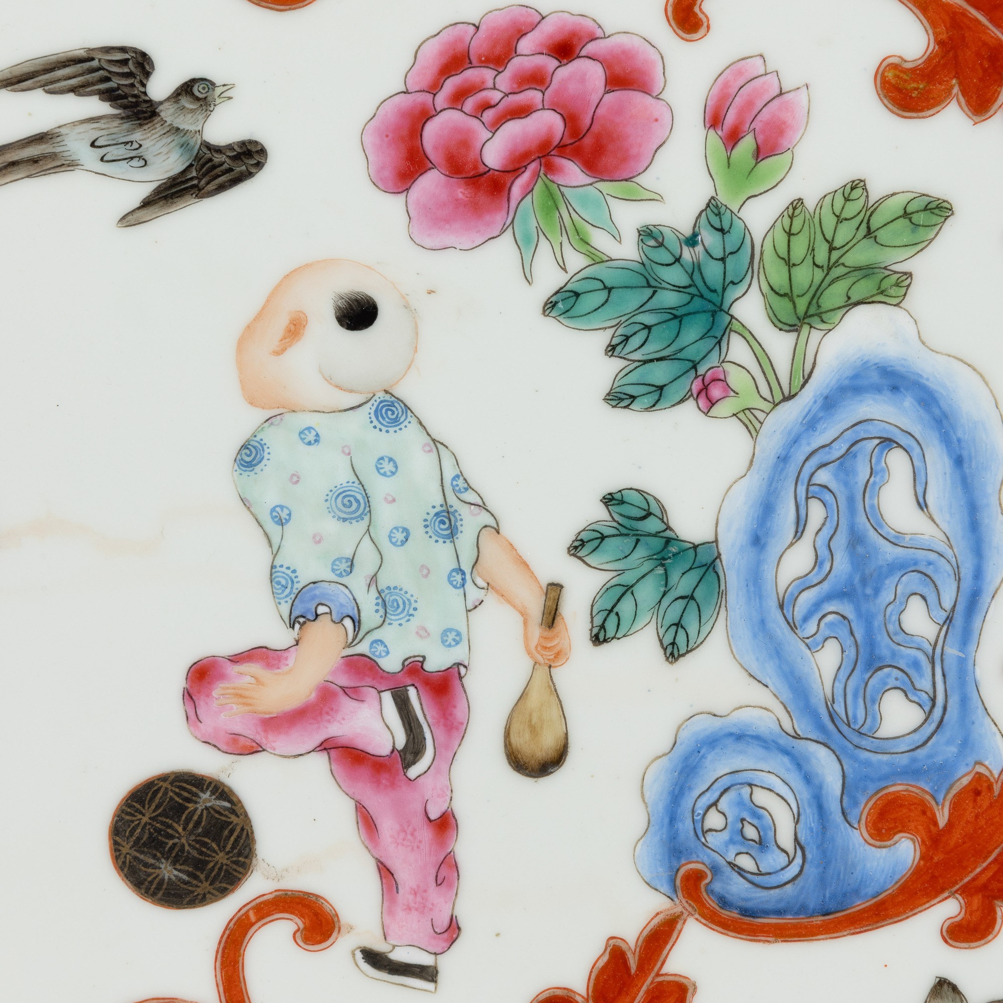 Grande Placca in Porcellana Famiglia Rosa Raffigurante Bimbi e Decori Floreali, Cina, Repibblica