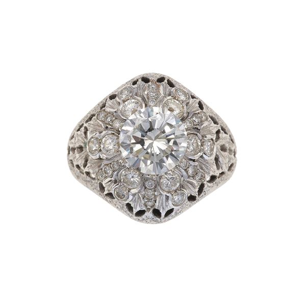 Anello con diamante taglio brillante di ct 2.24, colore I, caratteristiche interne VS1, fluorescenza nulla