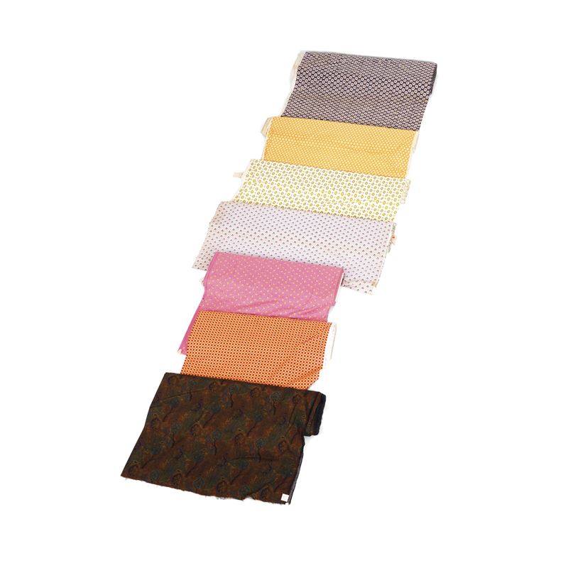 Lotto di sette pezze in cotone tra cui Soleiado  - Asta Tappeti antichi dalla collezione di Manlio e Raoul Cabib | Seconda Parte - Cambi Casa d'Aste