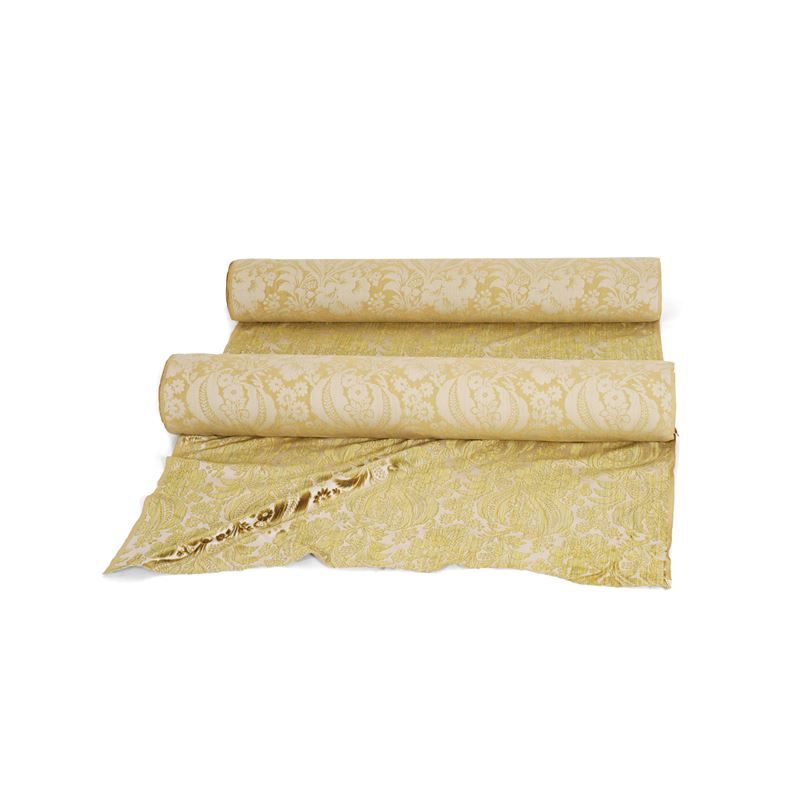 Lotto di due pezze in velluto di cotone intarsiato color oro  - Asta Tappeti antichi dalla collezione di Manlio e Raoul Cabib | Seconda Parte - Cambi Casa d'Aste