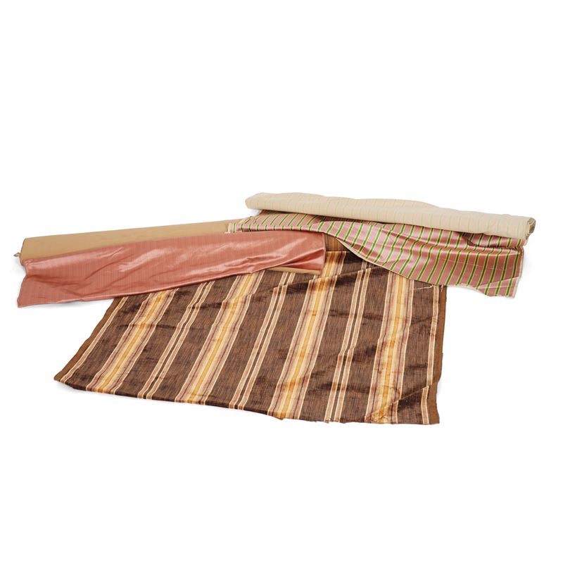 Lotto di tre pezze in velluto e seta a righe  - Auction Antique carpets from the collection of Manlio and Raoul Cabib | Second Part - Cambi Casa d'Aste