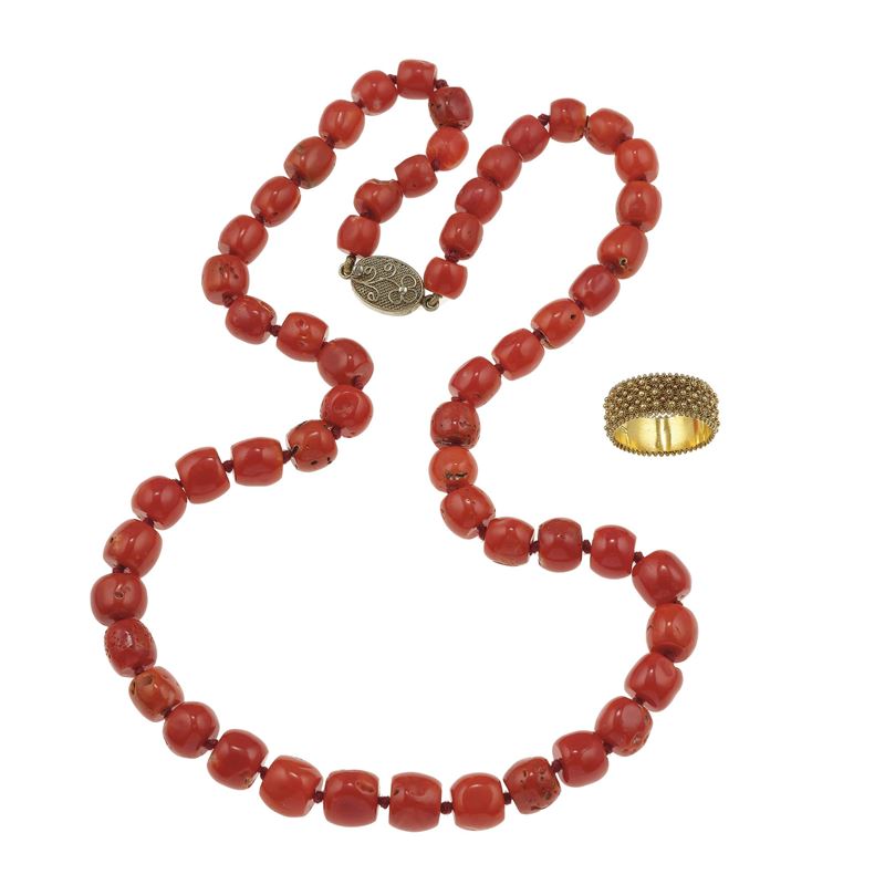 Coral and silver necklace and gold ring  - Auction Fine Jewellery - Cambi Casa d'Aste