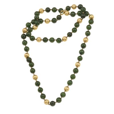 Lunga Collana con Boules di Nefrite