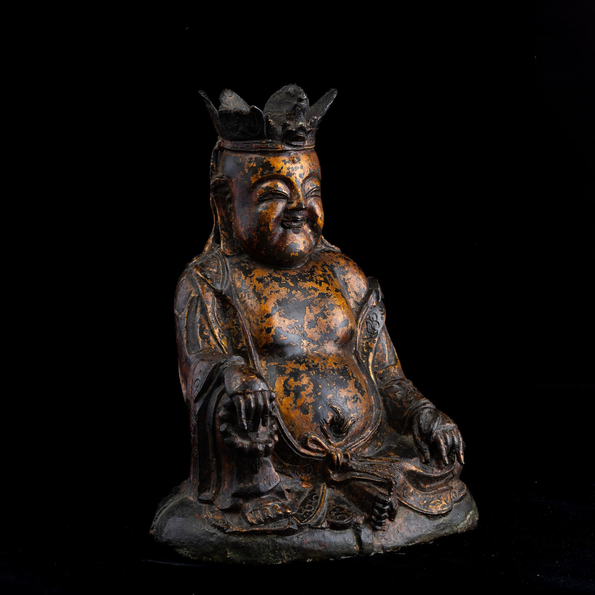 Figura di Budai in Bronzo con Tracce di Doratura, Cina, Dinastia Ming (1368-1644)