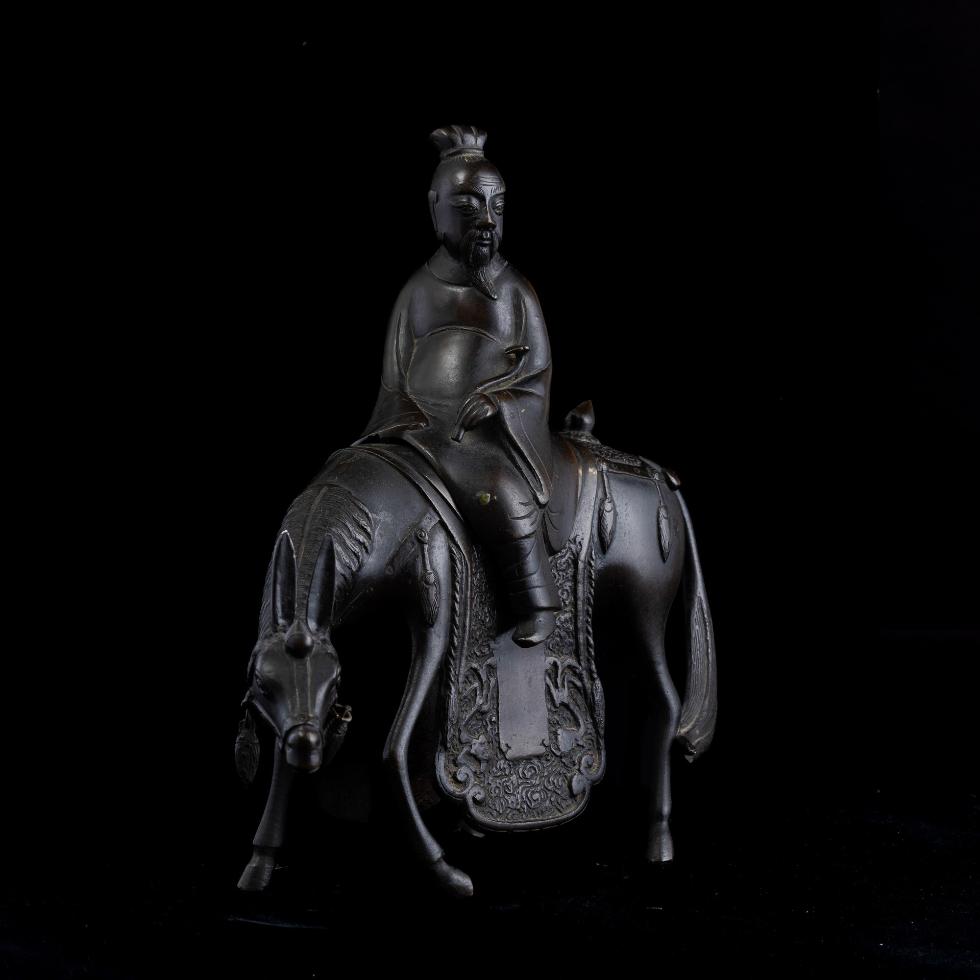 Figura in Bronzo Raffigurante Shoulau che Cavalca un Mulo, Cina, Dinastia Ming, XVII Secolo