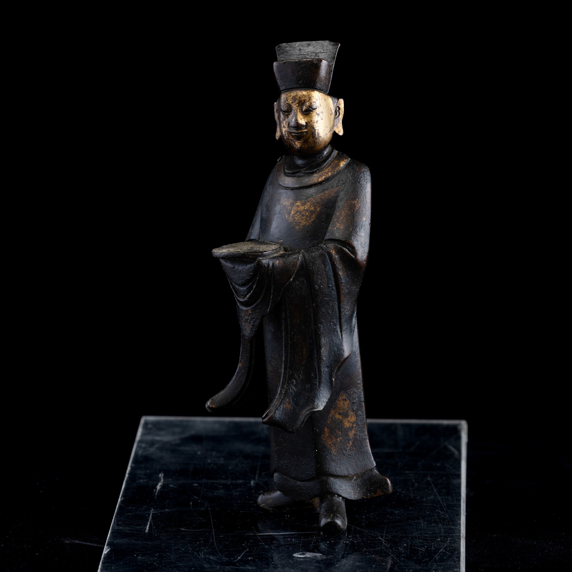 Figura in Bronzo Raffigurante Letterato con Testa Dorata, Cina, Dinastia Ming, XVII Secolo