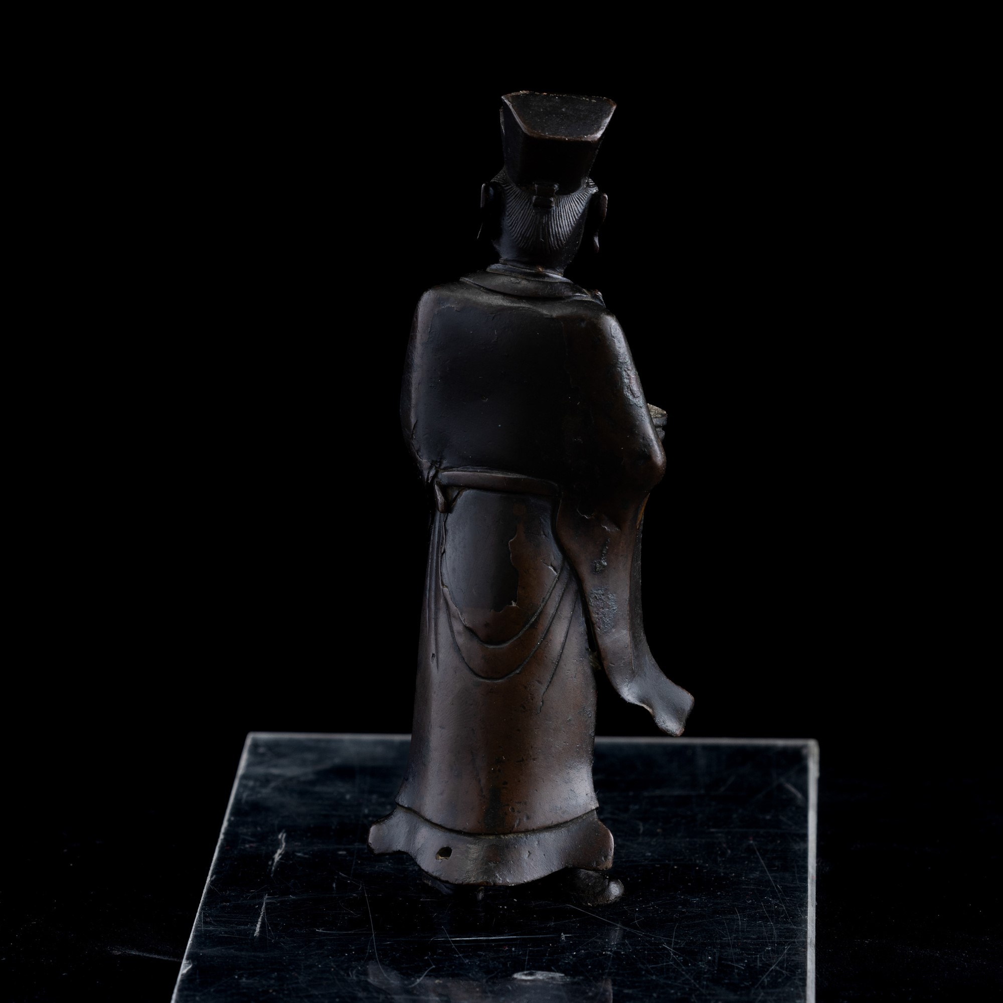 Figura in Bronzo Raffigurante Letterato con Testa Dorata, Cina, Dinastia Ming, XVII Secolo