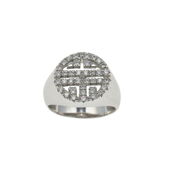 Anello con simbolo della felicità con diamanti