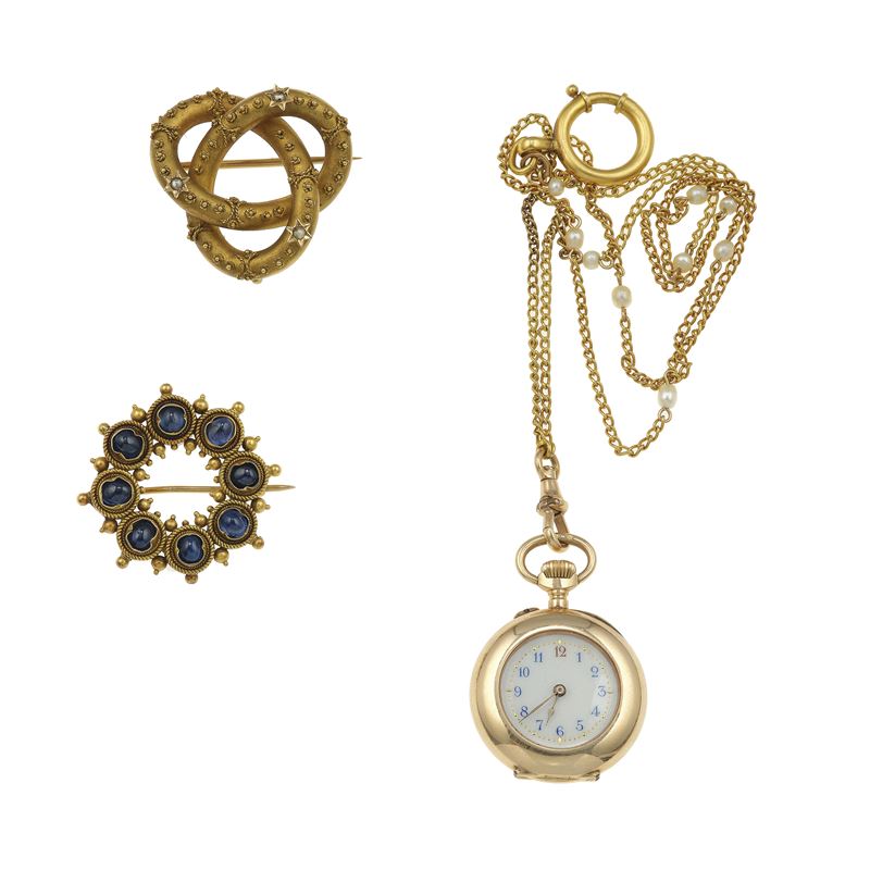 Two gold brooches and one pocket watch with chain  - Auction Jewels - Cambi Casa d'Aste