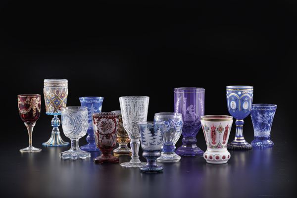 Collezione di settantasei bicchieri in vetro. XIX-XX secolo