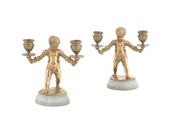 Louis Kley (1833-1911) Coppia di candelieri in metallo dorato