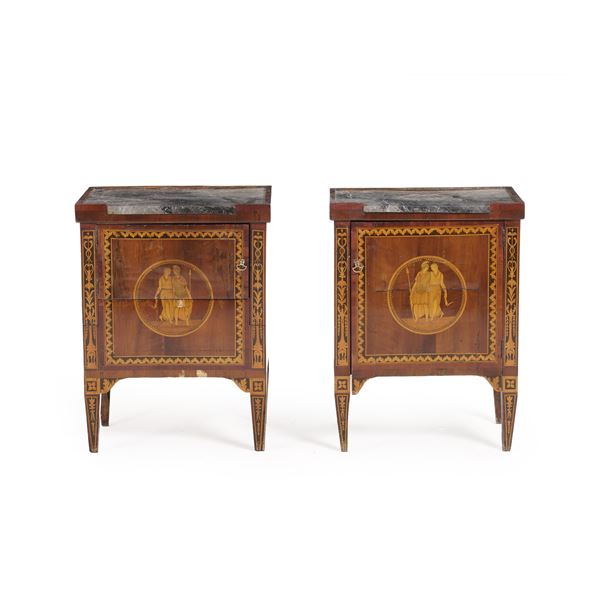 Coppia di comodini lastronati e intarsiati. Fine XVIII secolo