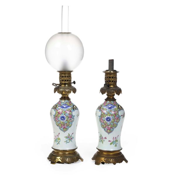 Coppia di vasi orientali montati a lampada