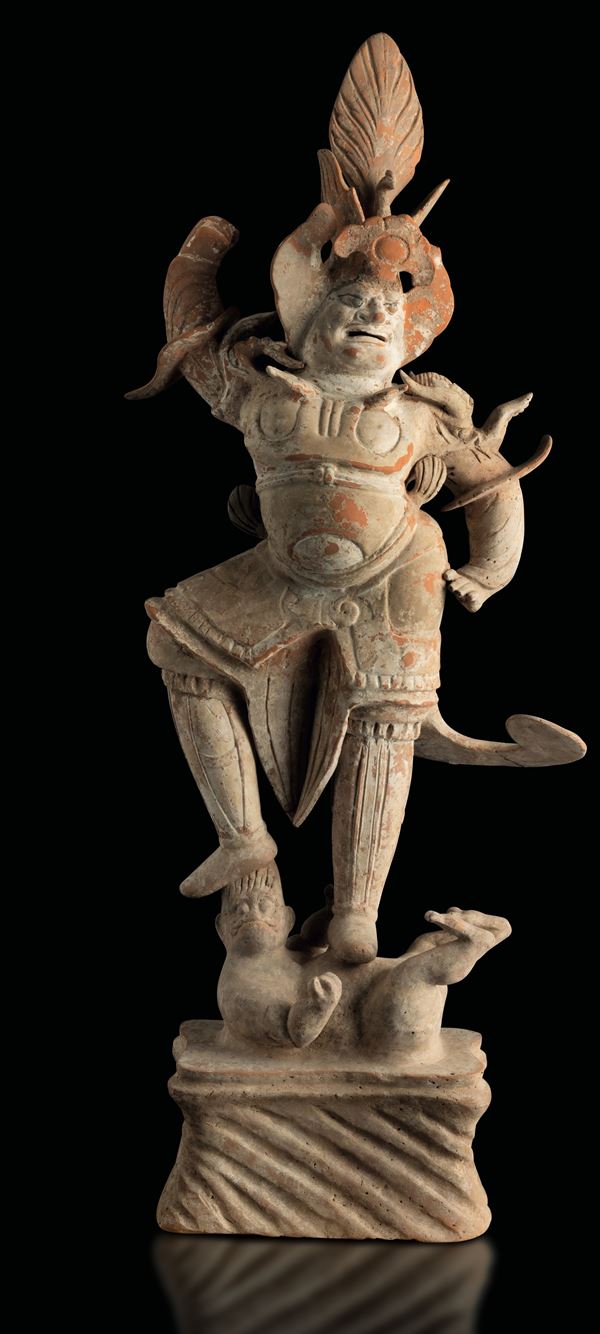 Figura di guerriero in terracotta con tracce di policromia, Cina, Dinastia Tang (618-906)