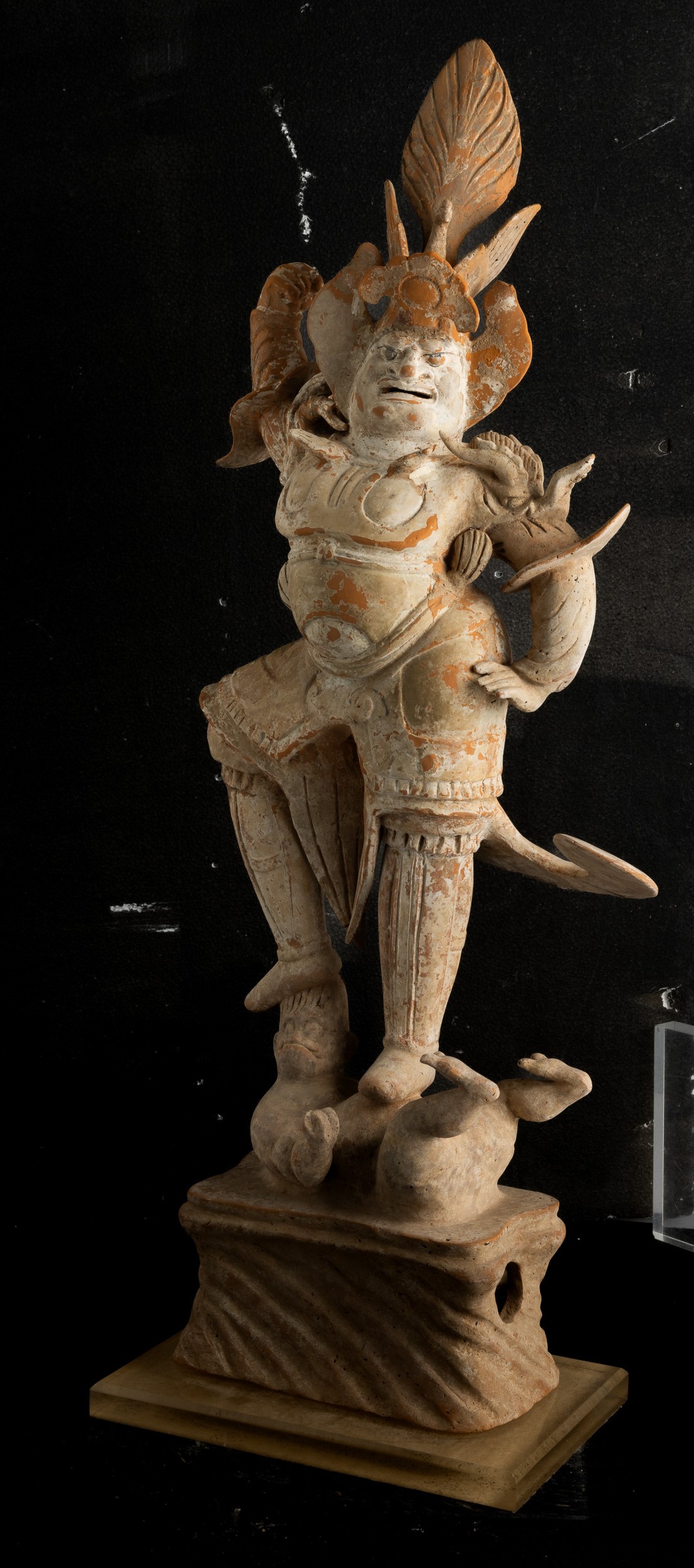 Figura di Guerriero in Terracotta con Tracce di Policromia, Cina, Dinastia Tang (618-906)