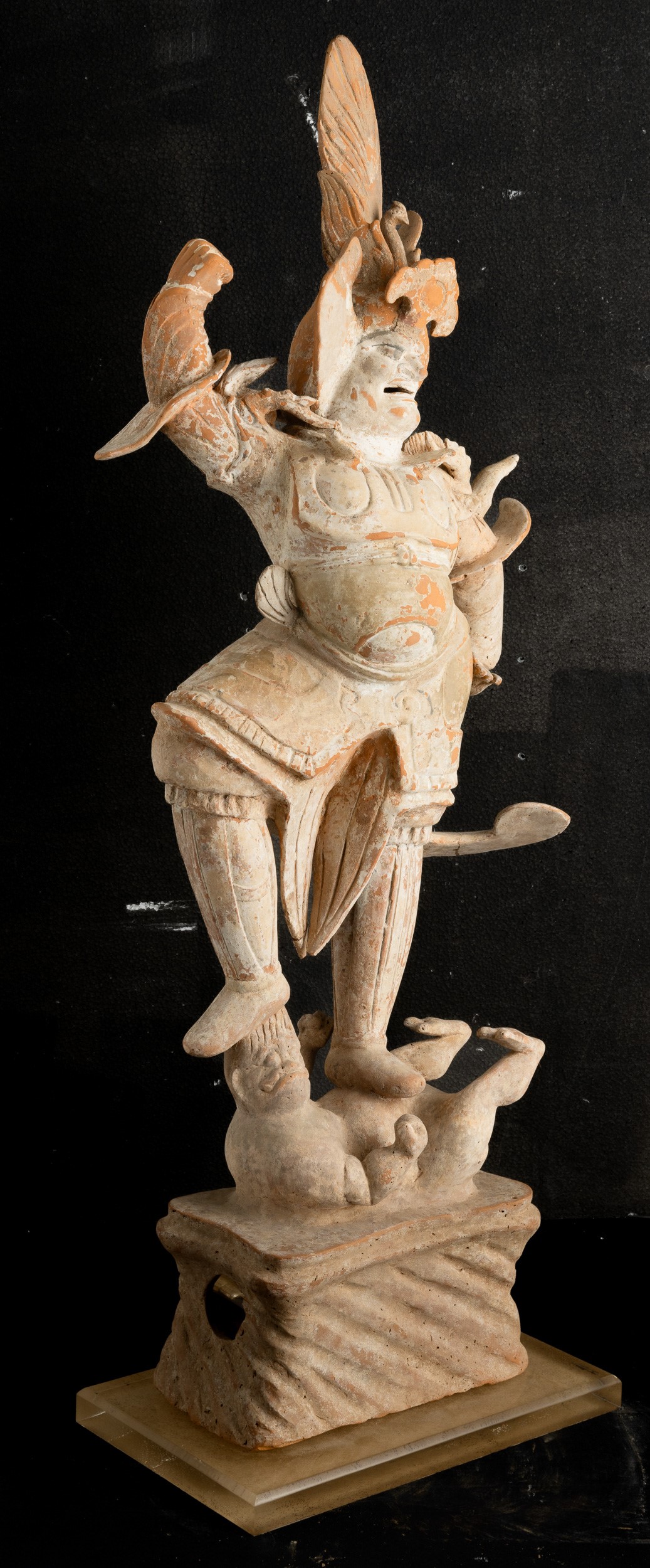 Figura di Guerriero in Terracotta con Tracce di Policromia, Cina, Dinastia Tang (618-906)