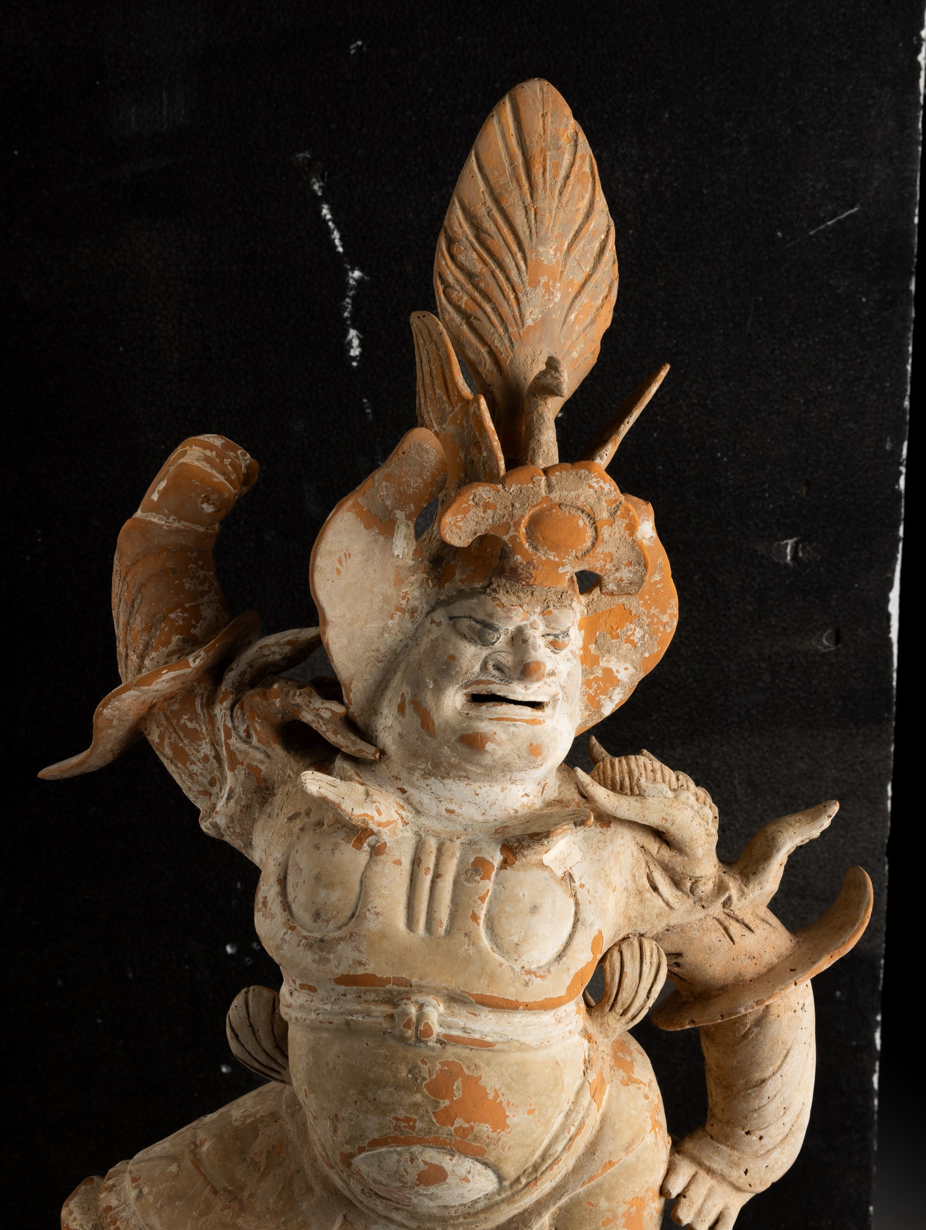 Figura di Guerriero in Terracotta con Tracce di Policromia, Cina, Dinastia Tang (618-906)