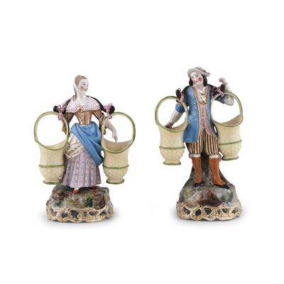 Jacob Petit, Coppia di figurine portafiori in porcellana (Francia, Fontainebleau), 1850 circa