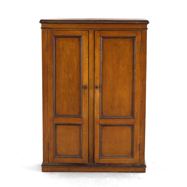 Armadio a due ante. XX secolo