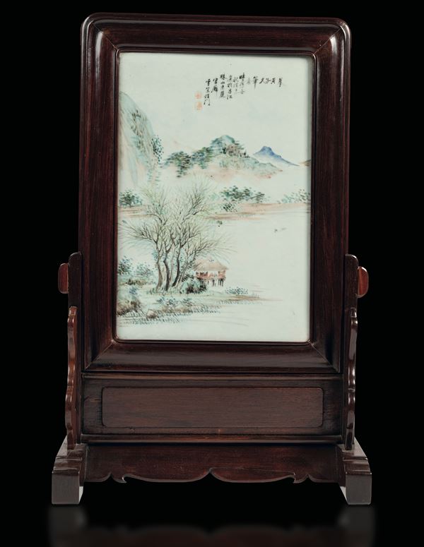 Placca in porcellana Qianjiangcai firmata Cheng Men a soggetto paesaggistico, Cina, Dinastia Qing, epoca Guangxu, 1877